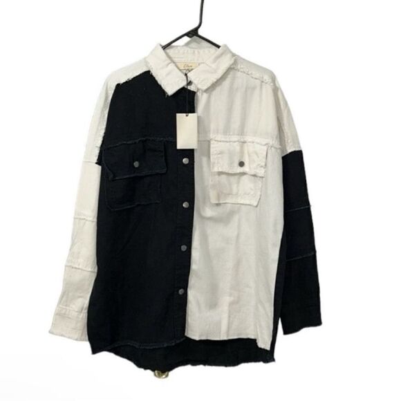 Elan Black & White Distressed Color block
Jacket/Shirt(Size Small) - Picture 4 of 8